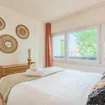 Spacious With Balcony And Parking Appartement *