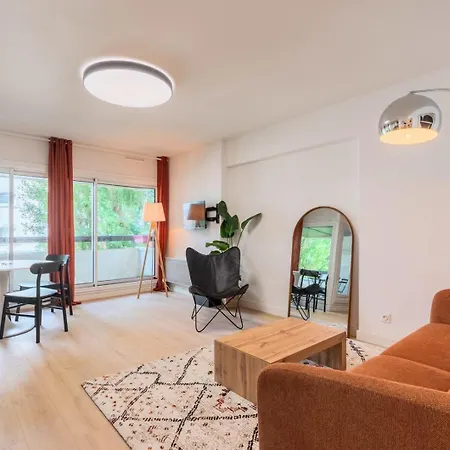 Spacious With Balcony And Parking
