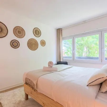 Spacious With Balcony And Parking * La Madeleine (Nord)