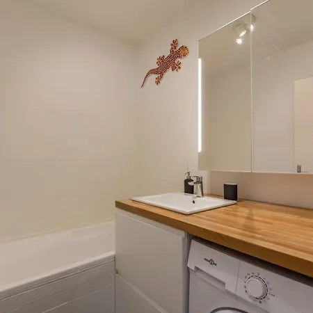Spacious With Balcony And Parking Apartment *